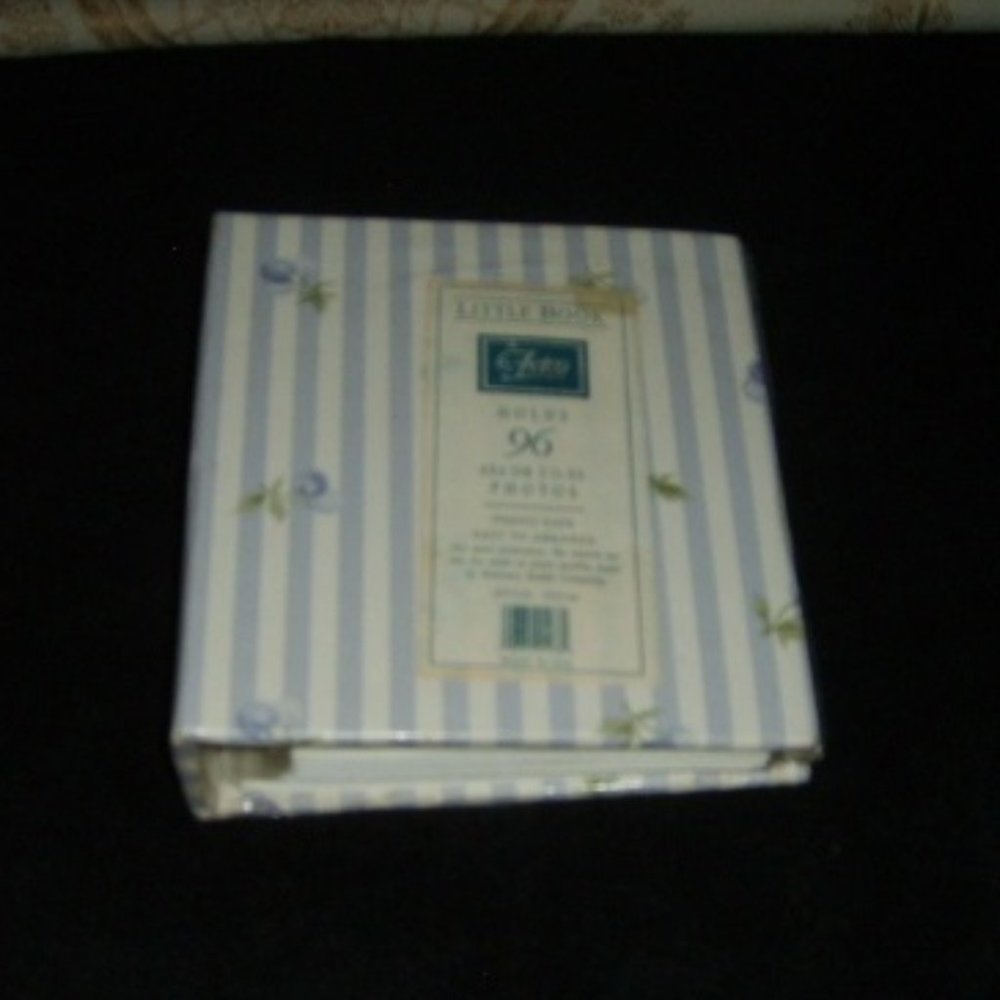 Photo Album 96 4x6/3.5x5" Photos Lavender NWOT